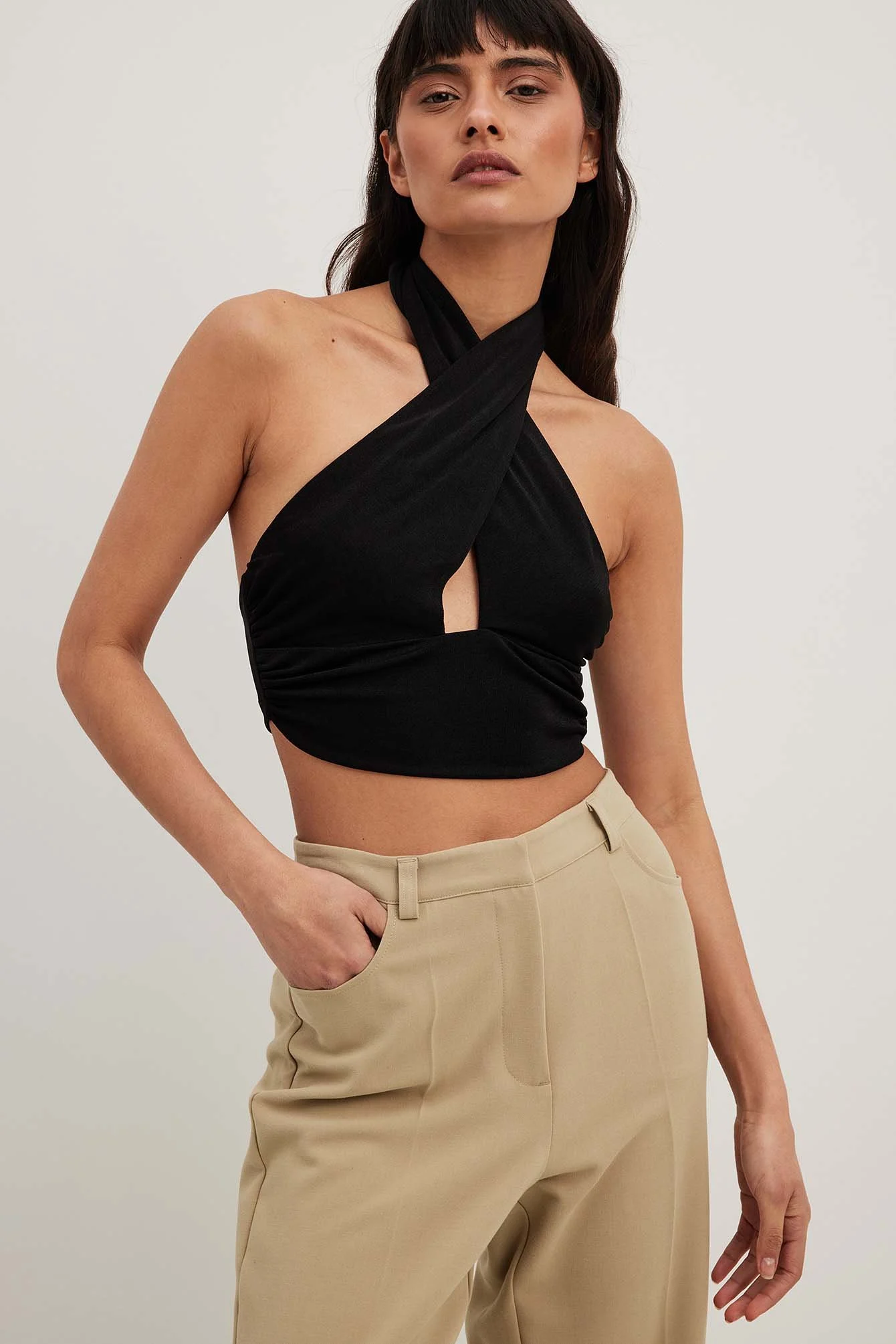 Neckholder-Top in Glanzoptik