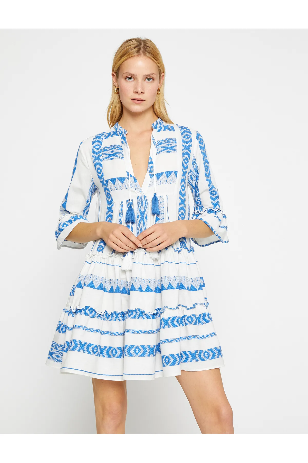 Koton  Prächtiges Minikleid mit Kragen und Quastendetail
