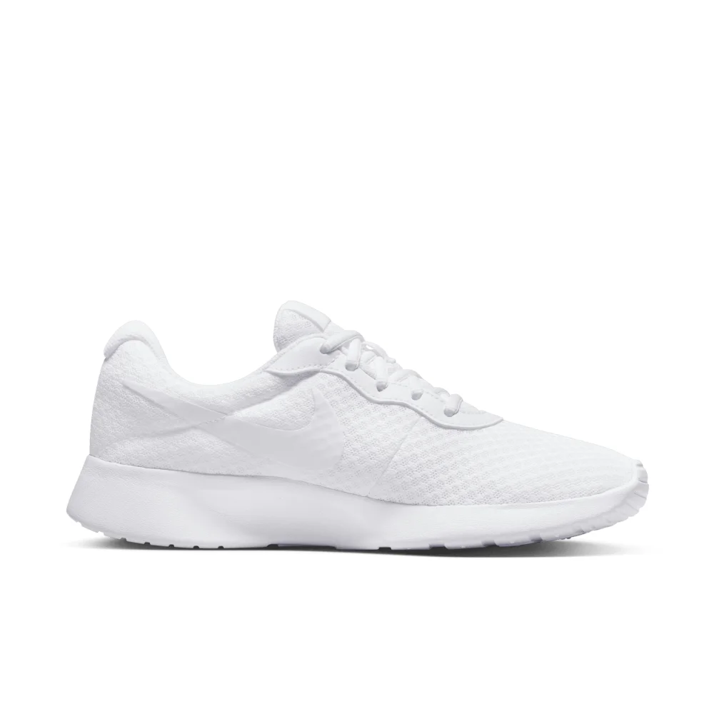 Nike Tanjun WMNS DJ6257-104 / weiss