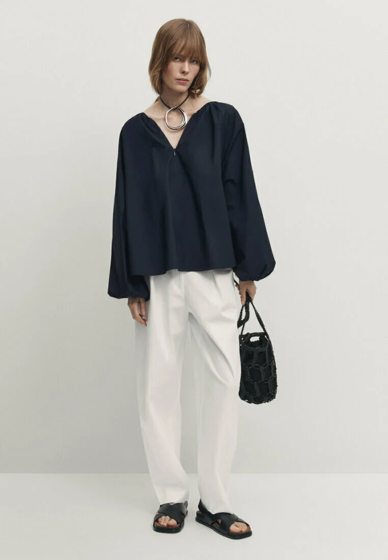 Blusa de popelina con mangas abullonadas de Massimo Dutti