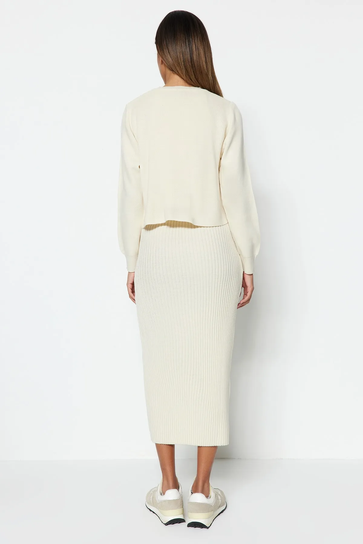 Trendyol Collection  Steinfarbener Midi-Strick-Cardigan-Anzug TWOSS23EL00738