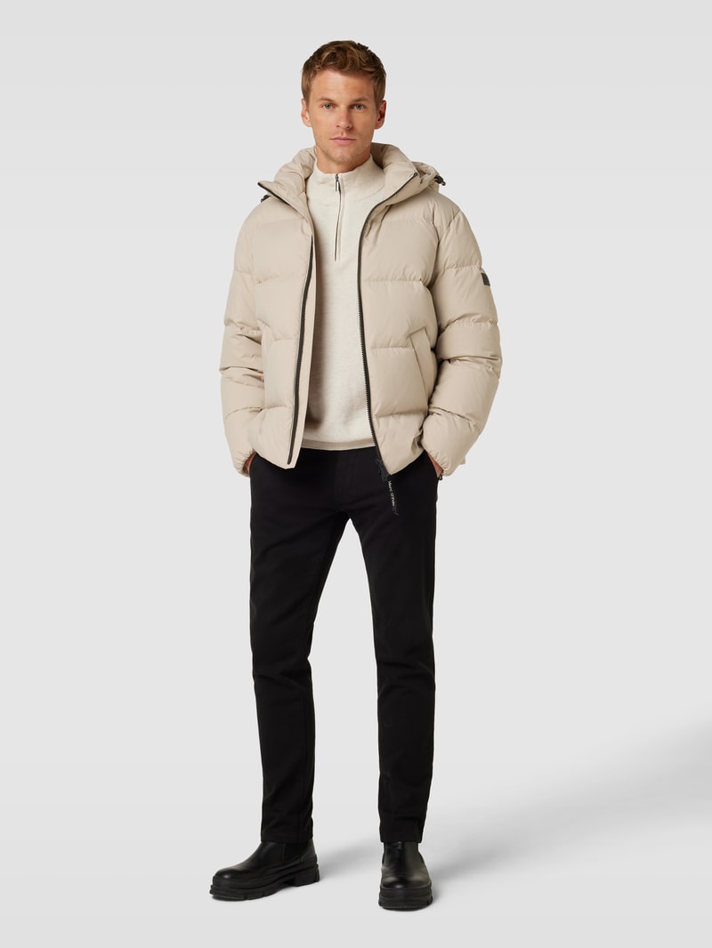 Daunenjacke mit Kapuze in sand