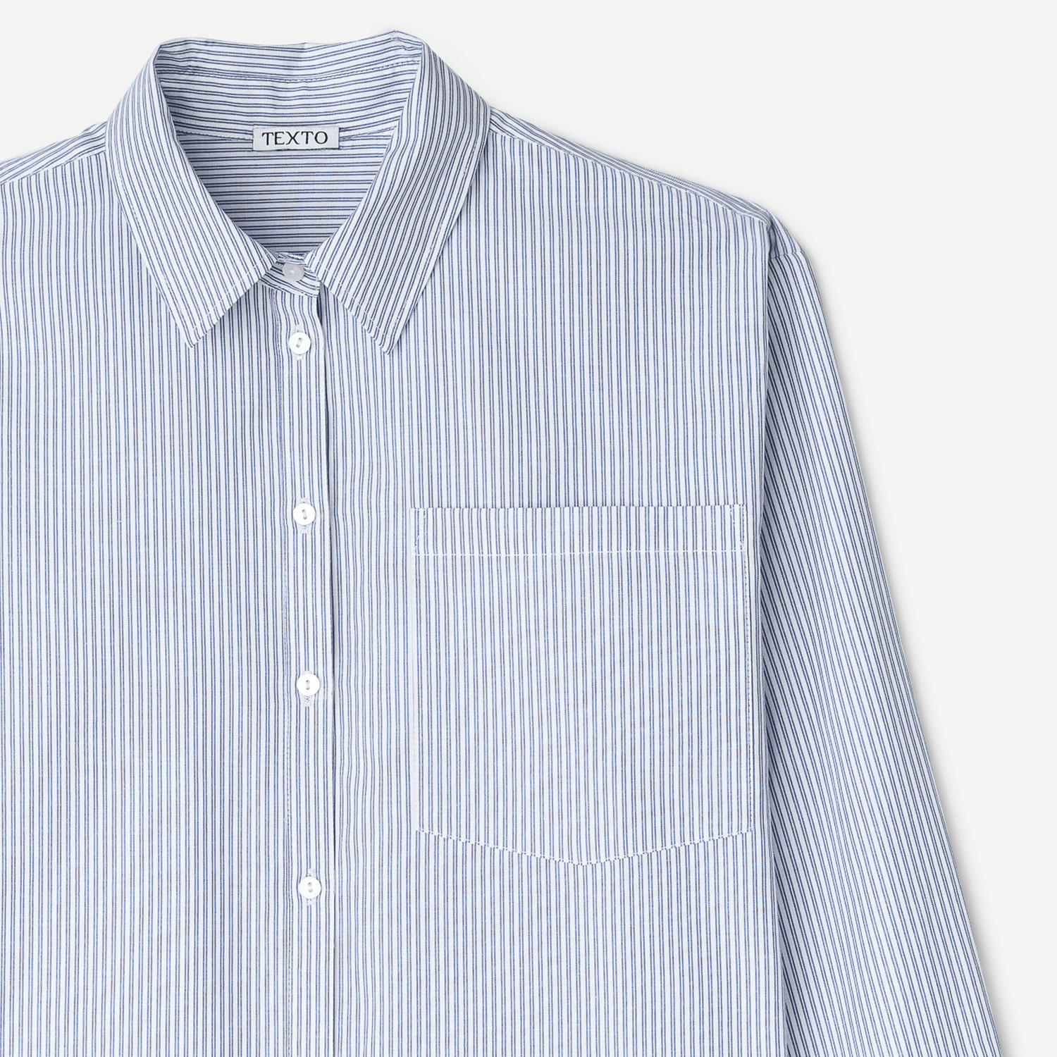 Chemise à fines rayures bleues mi-longue