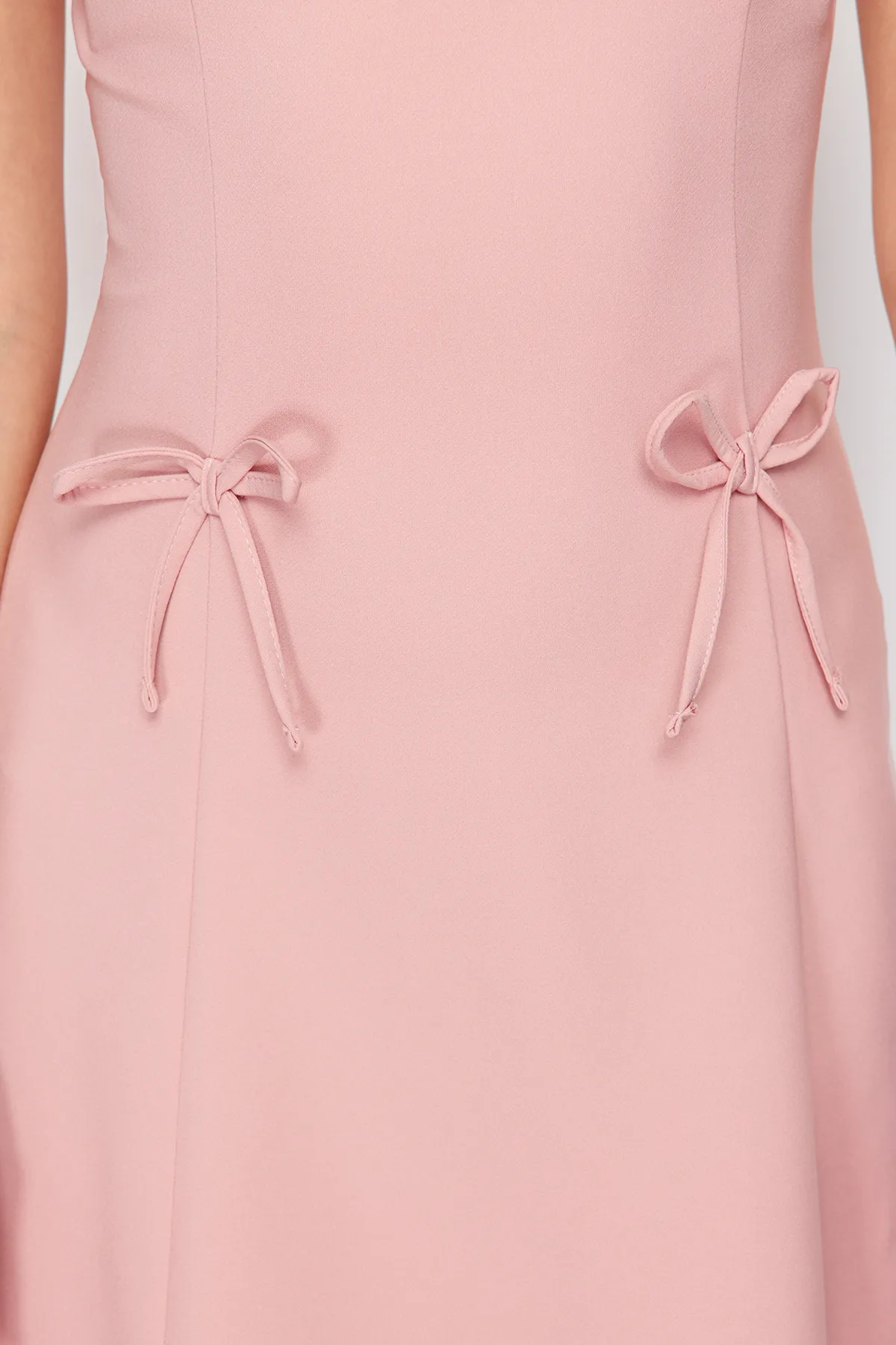 Trendyol Collection  Pudergewebtes Minikleid TWOSS24EL00803