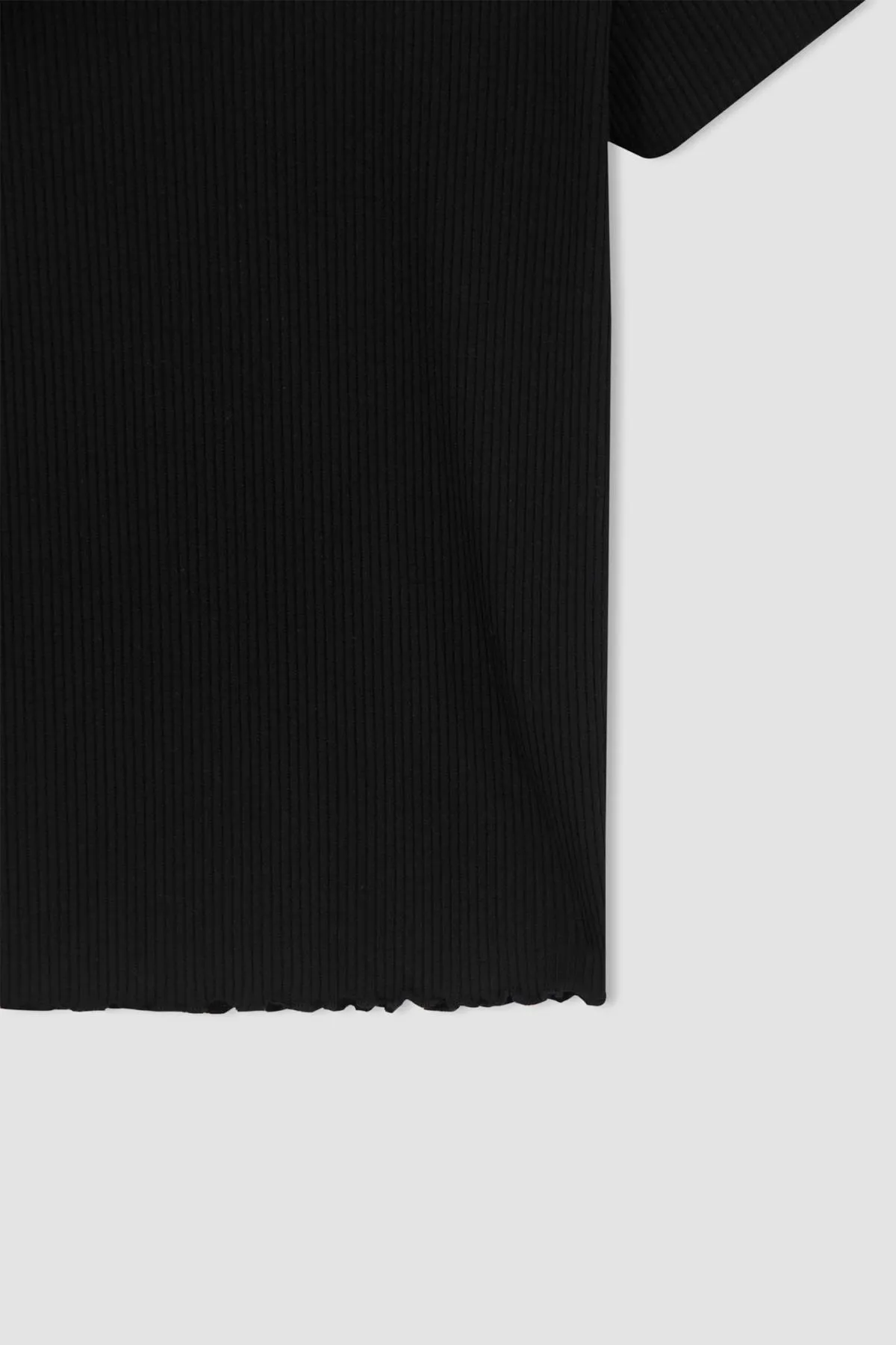DeFacto  Slim Fit Kurzarm-T-Shirt mit Rundhalsausschnitt K7064az22sm