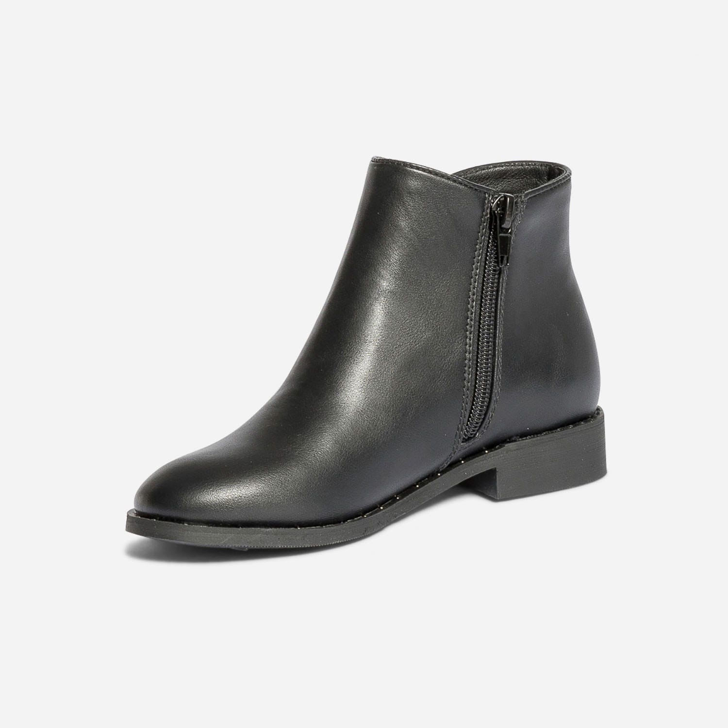 Boots noir avec clous et rivets étoiles