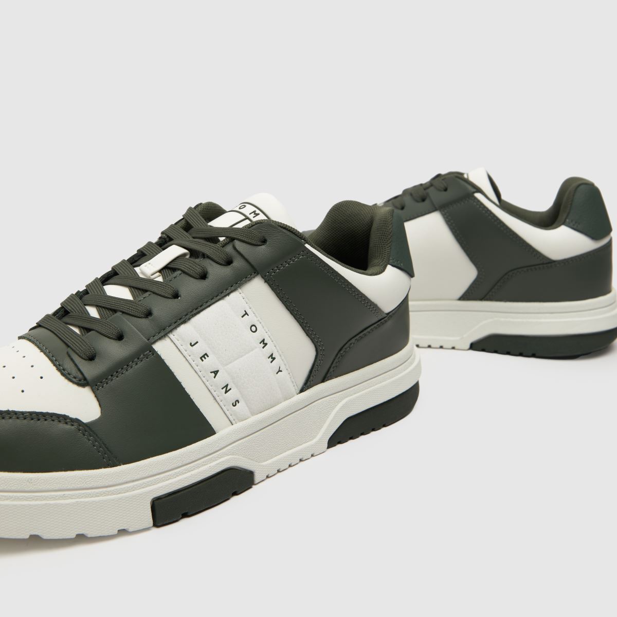 Tommy Jeans – Vita och gröna lädersneakers med cupsole 2.0
