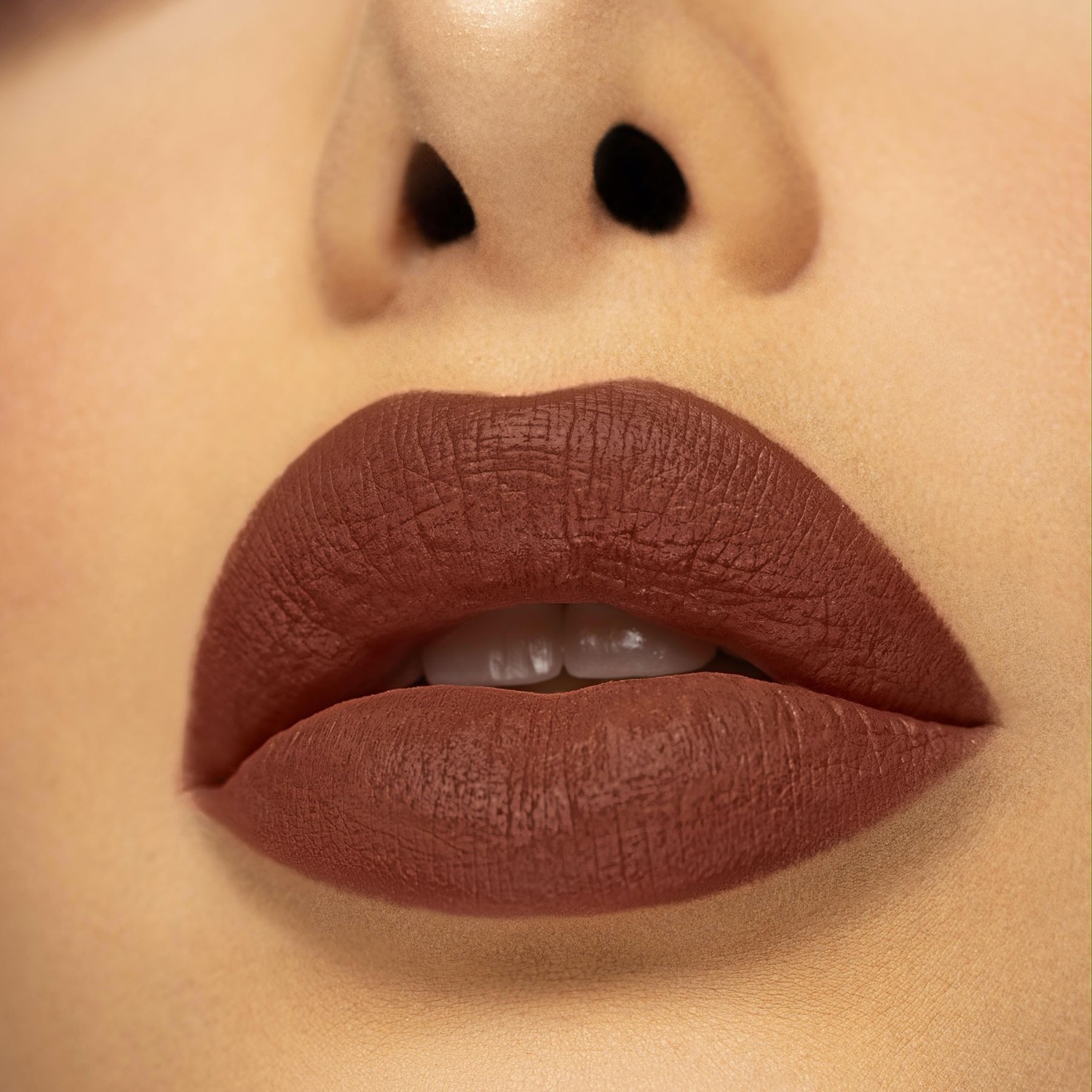 nabilla beauty szminka Namib mat