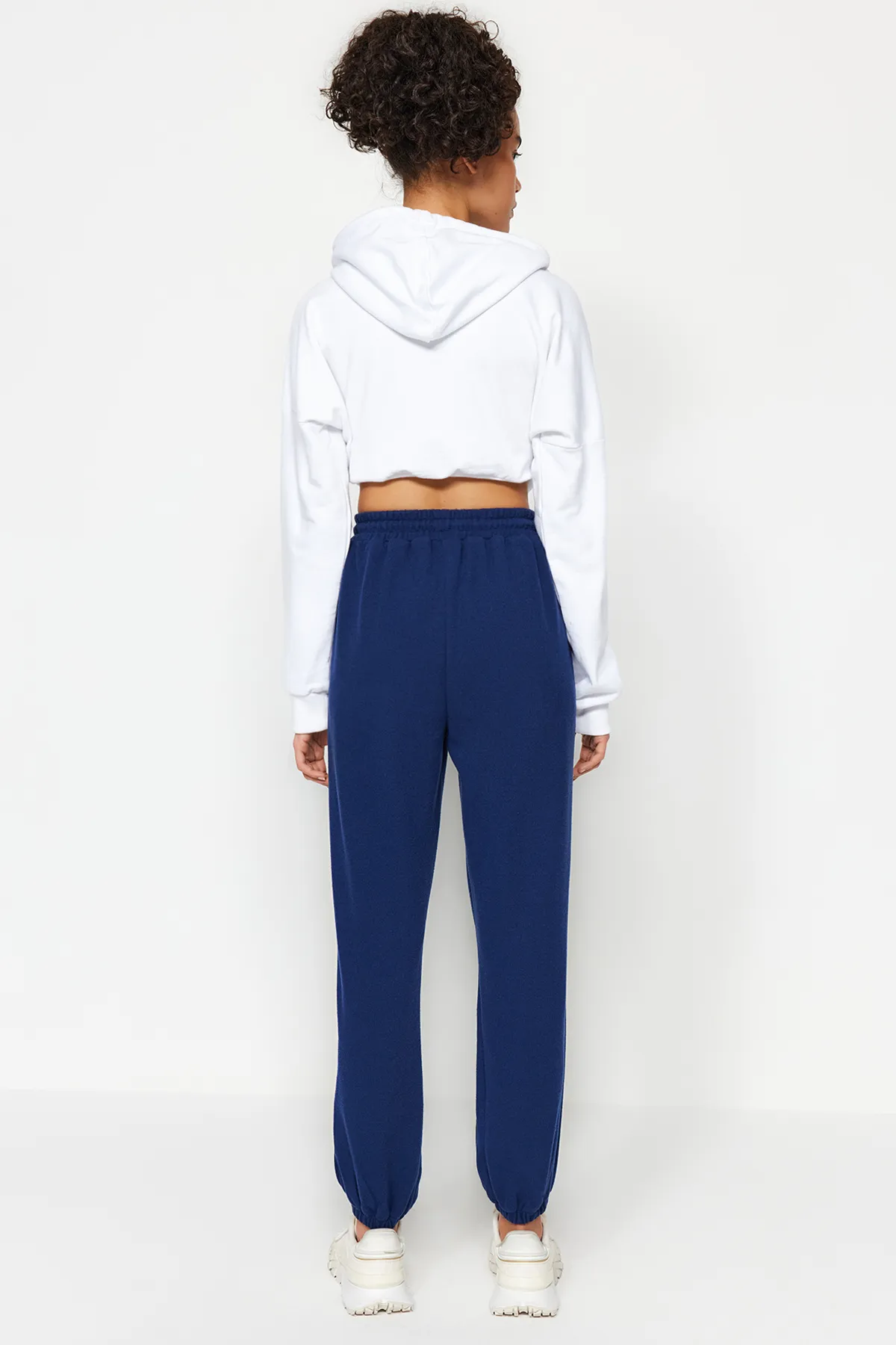 Trendyol Collection  Dark Navy Thessaloniki Bequeme Passform, gestrickte Sport-Jogginghose mit Tasche TWOAW21EA0168