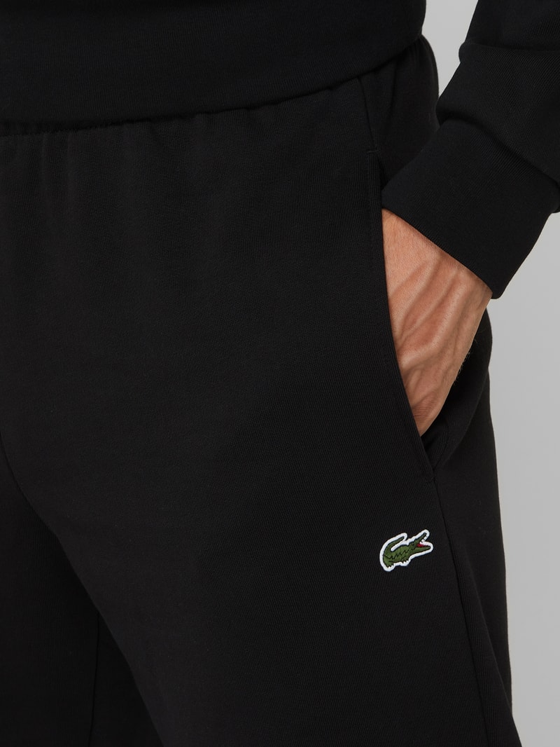 Sweatpants mit Label-Detail in schwarz