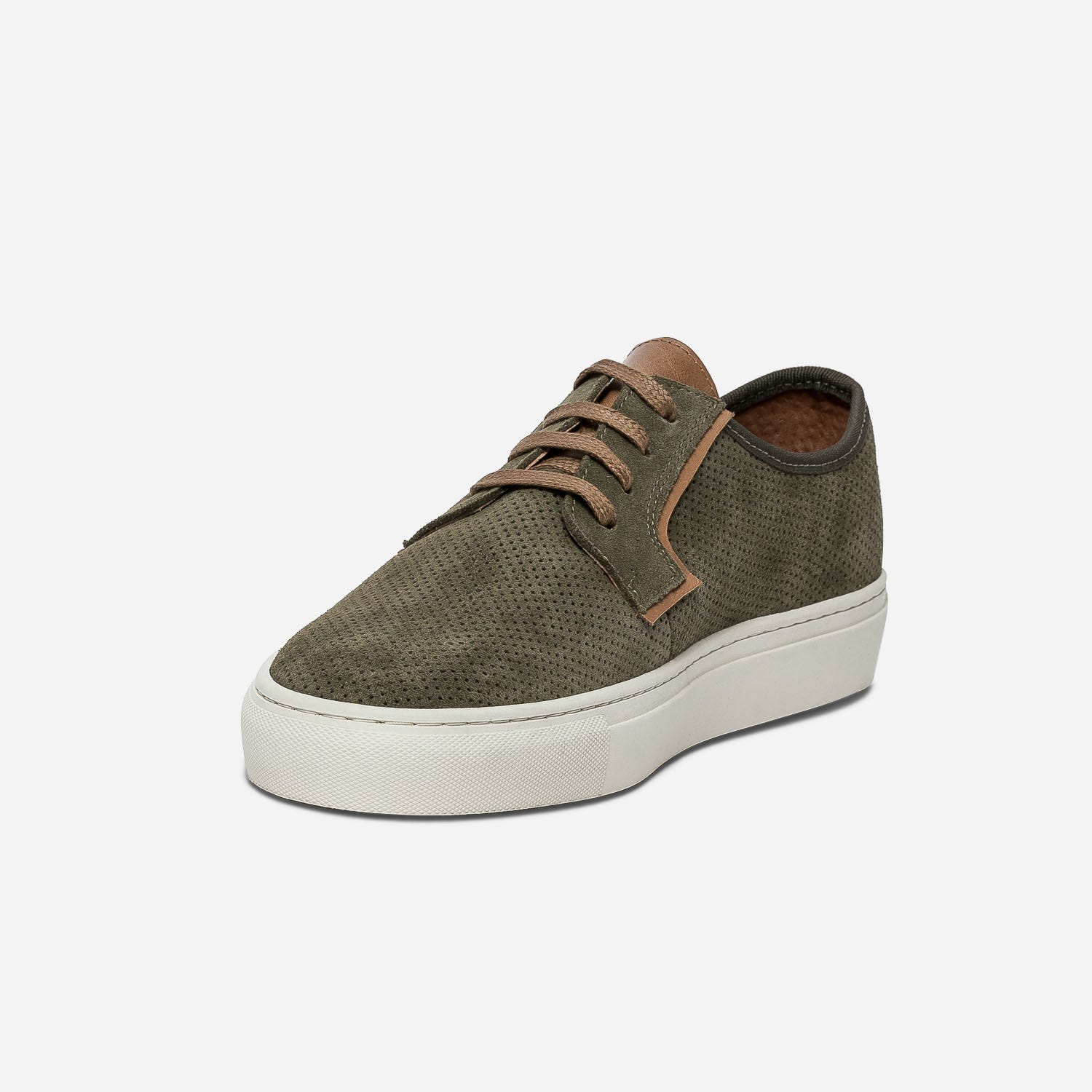Tennis kaki en cuir velours perforé