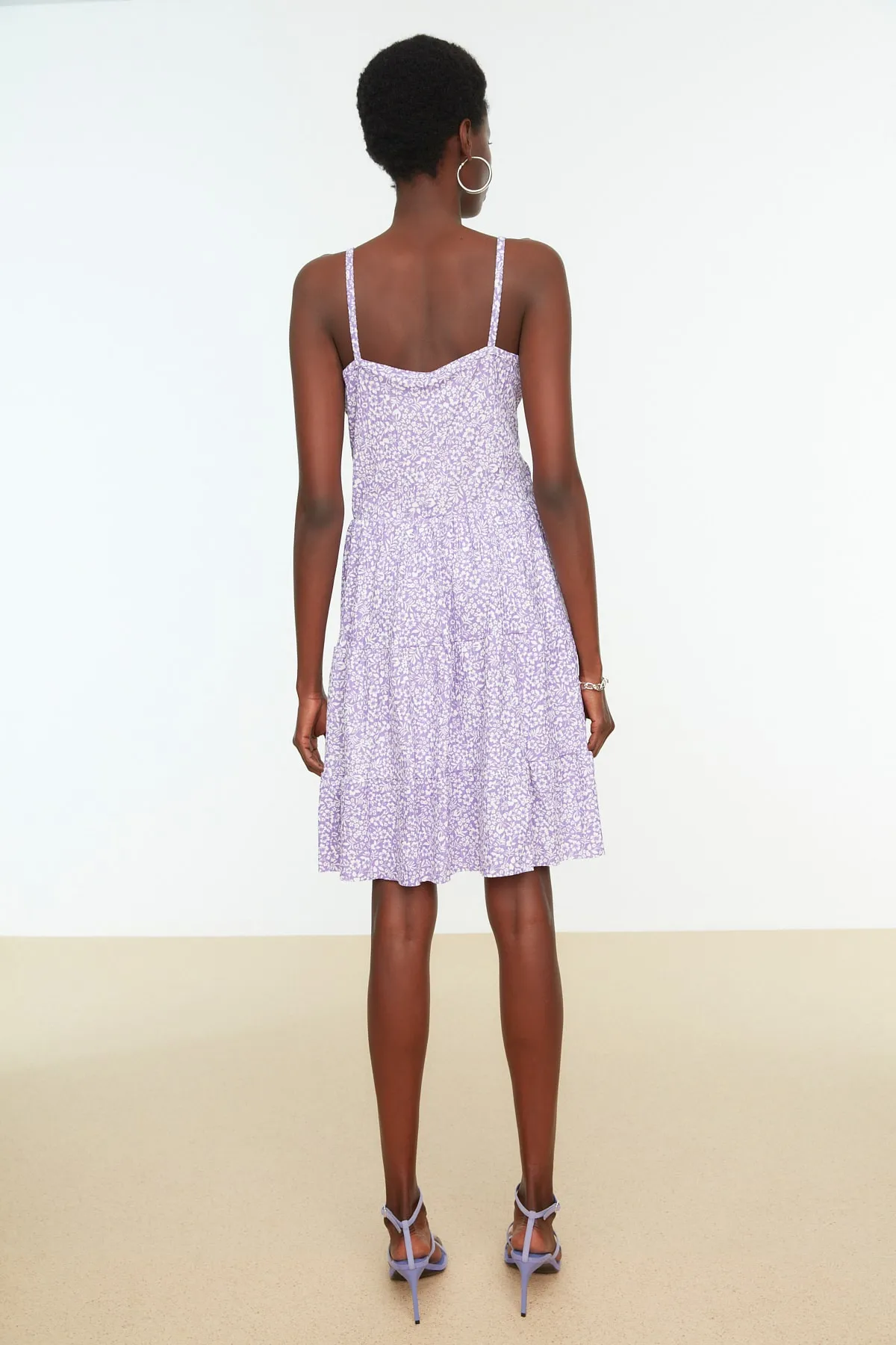 Trendyol Collection  Lila gemustertes, zweireihiges Mini-Strickkleid mit flexiblem Ausschnitt TWOSS21EL1554