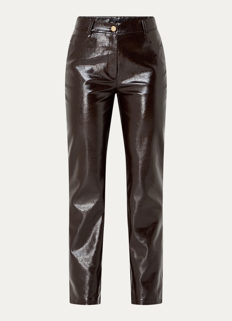 Calça NIKKIE Luz de cintura média, corte reto, em couro sintético texturizado.