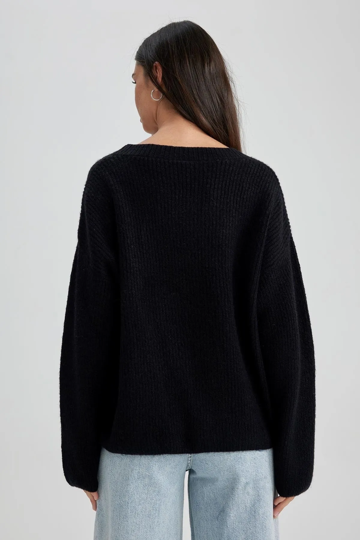 DeFacto  Pullover mit V-Ausschnitt und Oversize-Passform A3890ax23wn