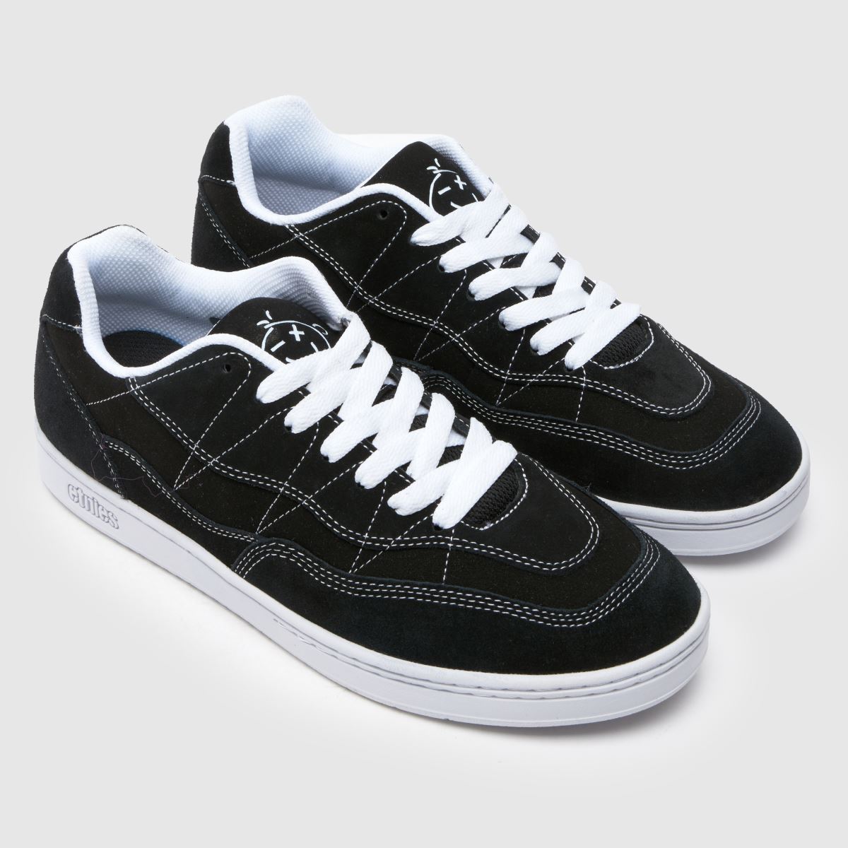 Etnies kígyószőrű cipők fekete-fehérben