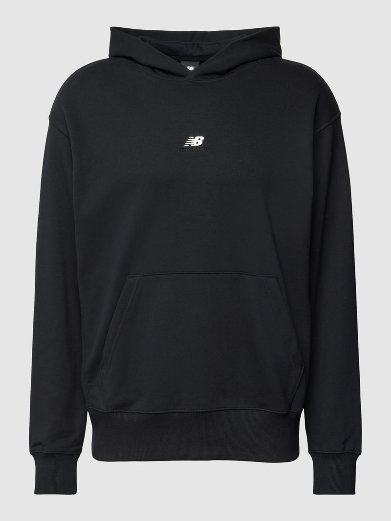 Hoodie mit Känguru-Tasche in schwarz
