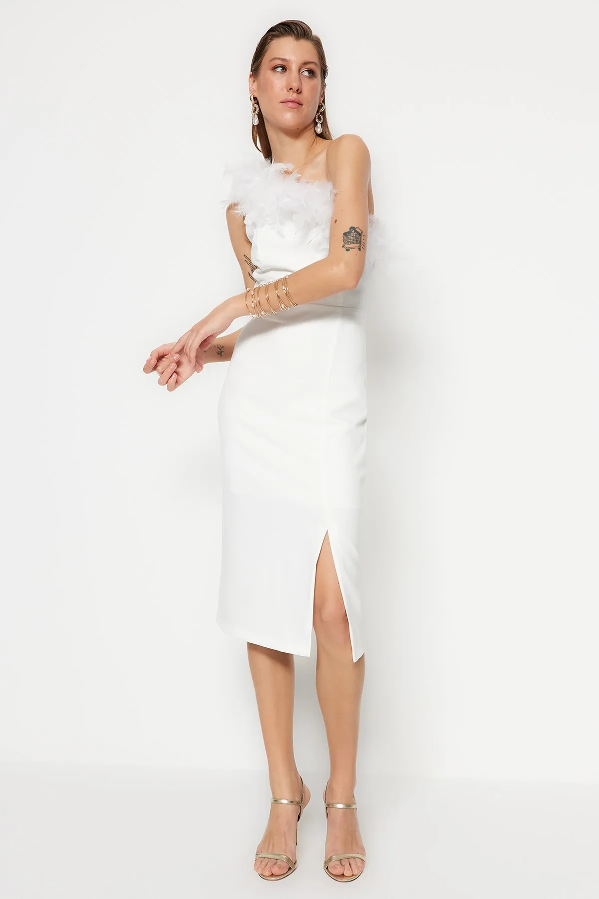 Trendyol Collection  Braut-Ecru-Kragen, detailliertes Hochzeits-/Nikah-elegantes Abendkleid TPRSS21AE0121