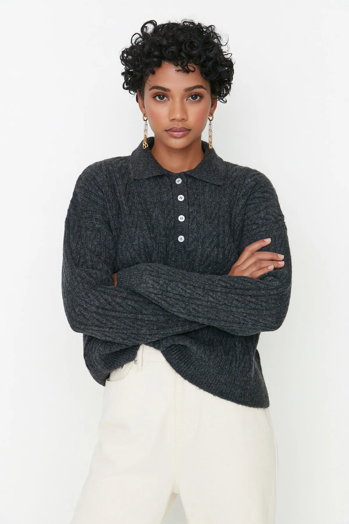 Trendyol Collection  Anthrazitfarbener, weicher, strukturierter Strickpullover mit weiter Passform TWOAW21KZ2635