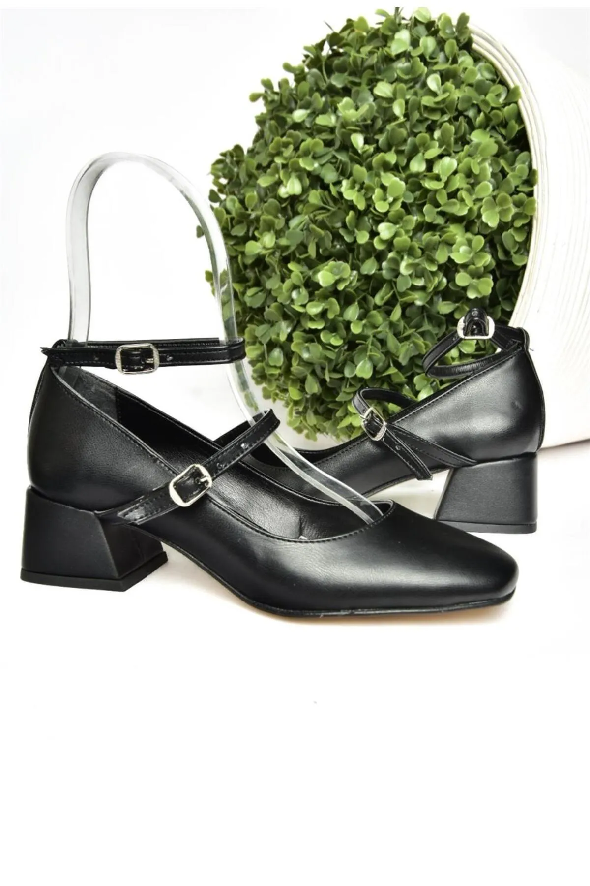 Fox Shoes  R654037209 Schwarze Damenschuhe mit dicken Absätzen