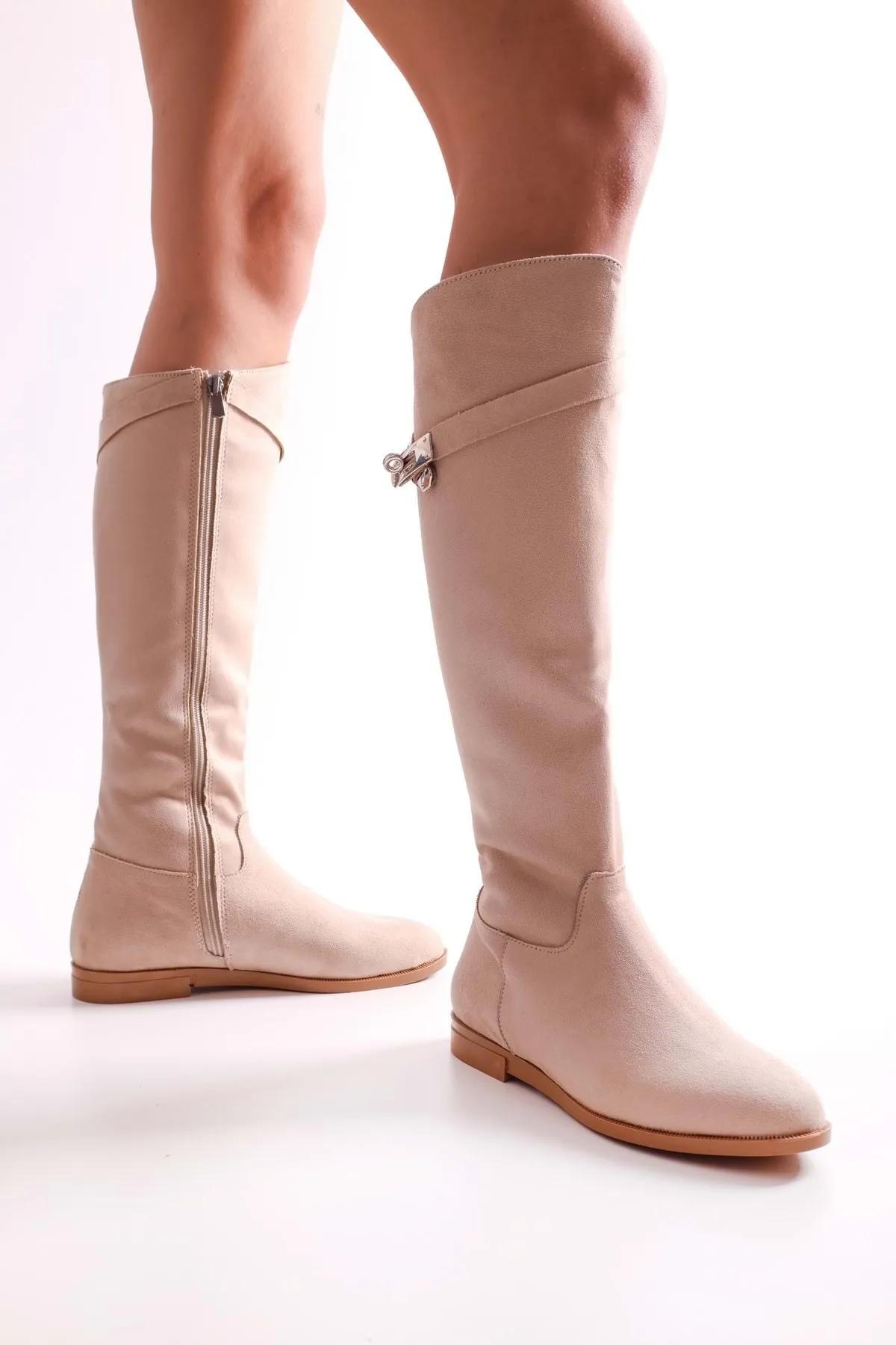 Shoeberry  Damen Meroni Beige Wildleder-Schnallenstiefel Beige Wildleder