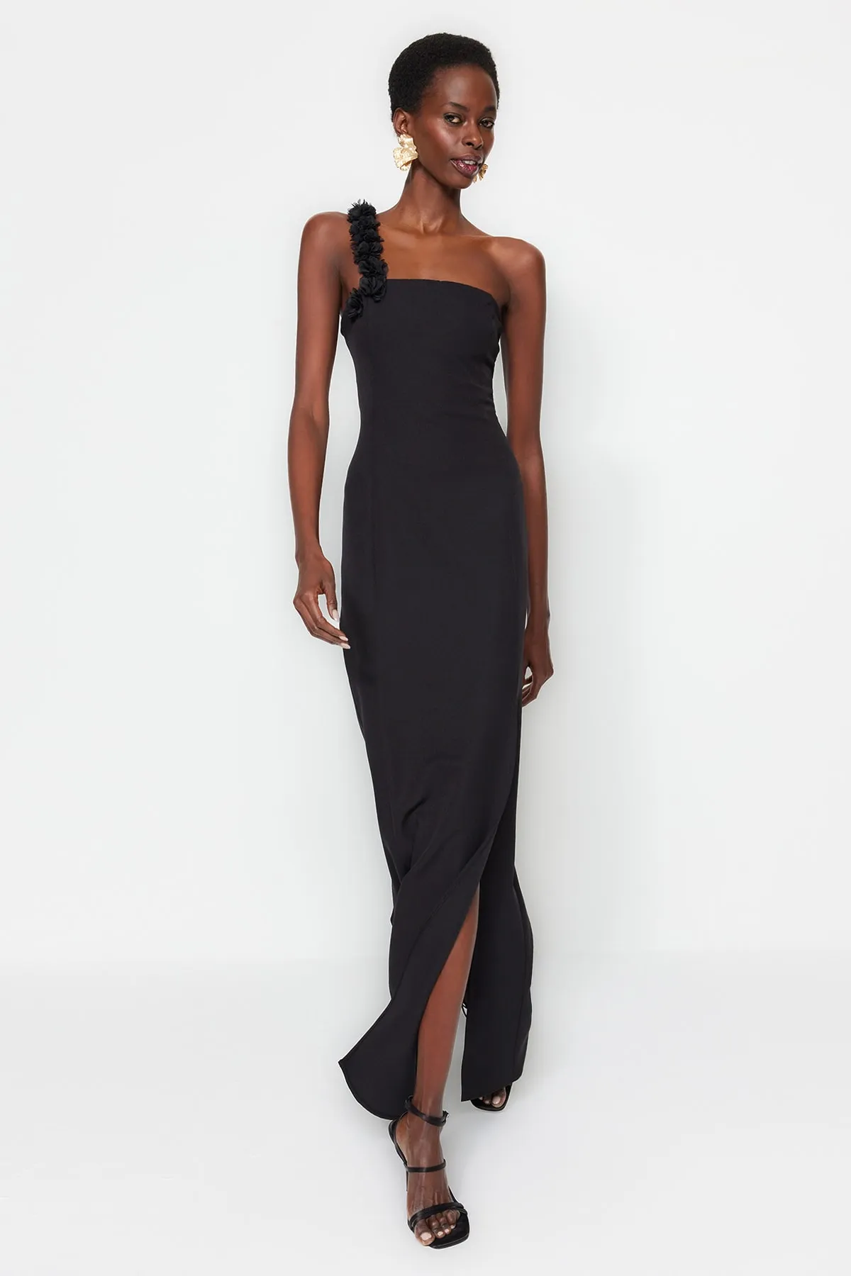 Trendyol Collection  Schwarzes, gewebtes, langes Abendkleid TPRSS23AE00097