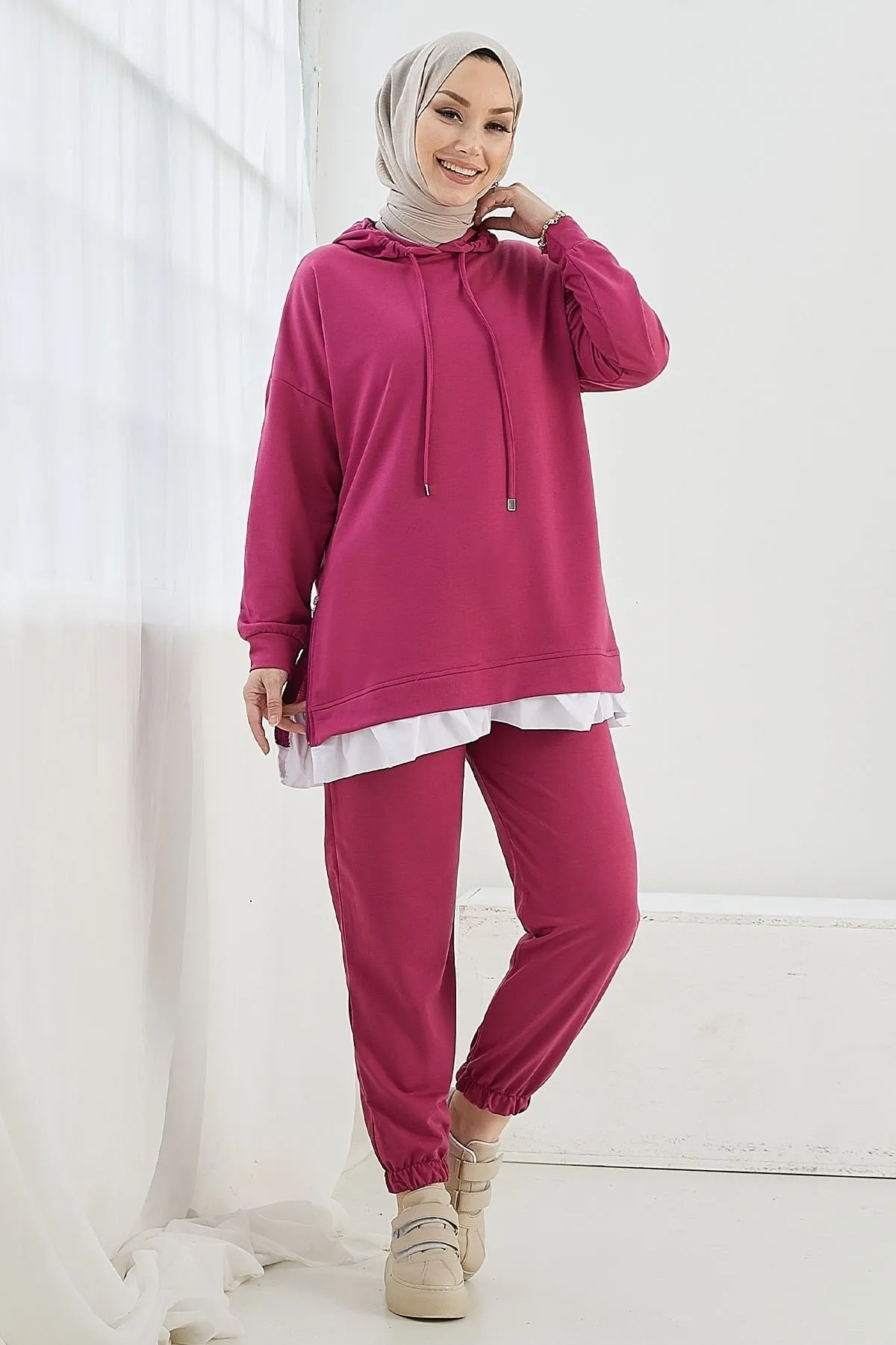 InStyle  Losya-Anzug mit Kapuze und doppelseitigem Reißverschluss – Fuchsia