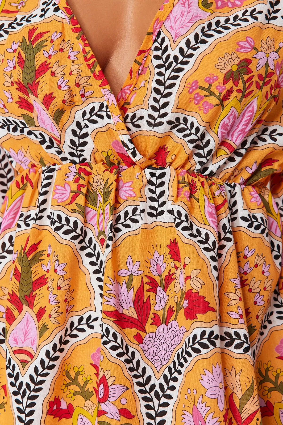 Trendyol Collection  Rückenfreies, gewebtes Mini-Strandkleid aus 100 % Baumwolle mit Blumenmuster, weiter Passform TBESS23EL00144