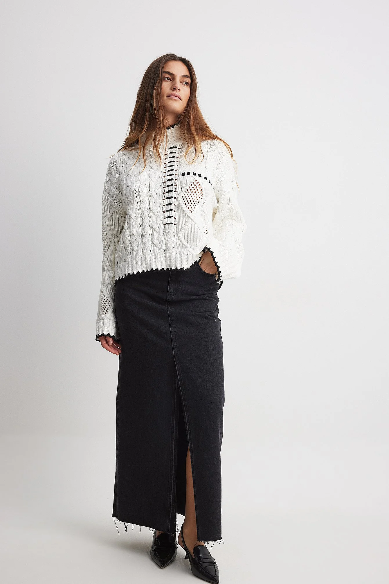Strickpullover mit Zopfmuster