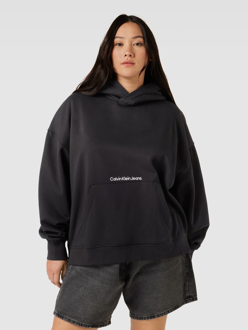 PLUS SIZE Hoodie mit Känguru-Tasche in schwarz