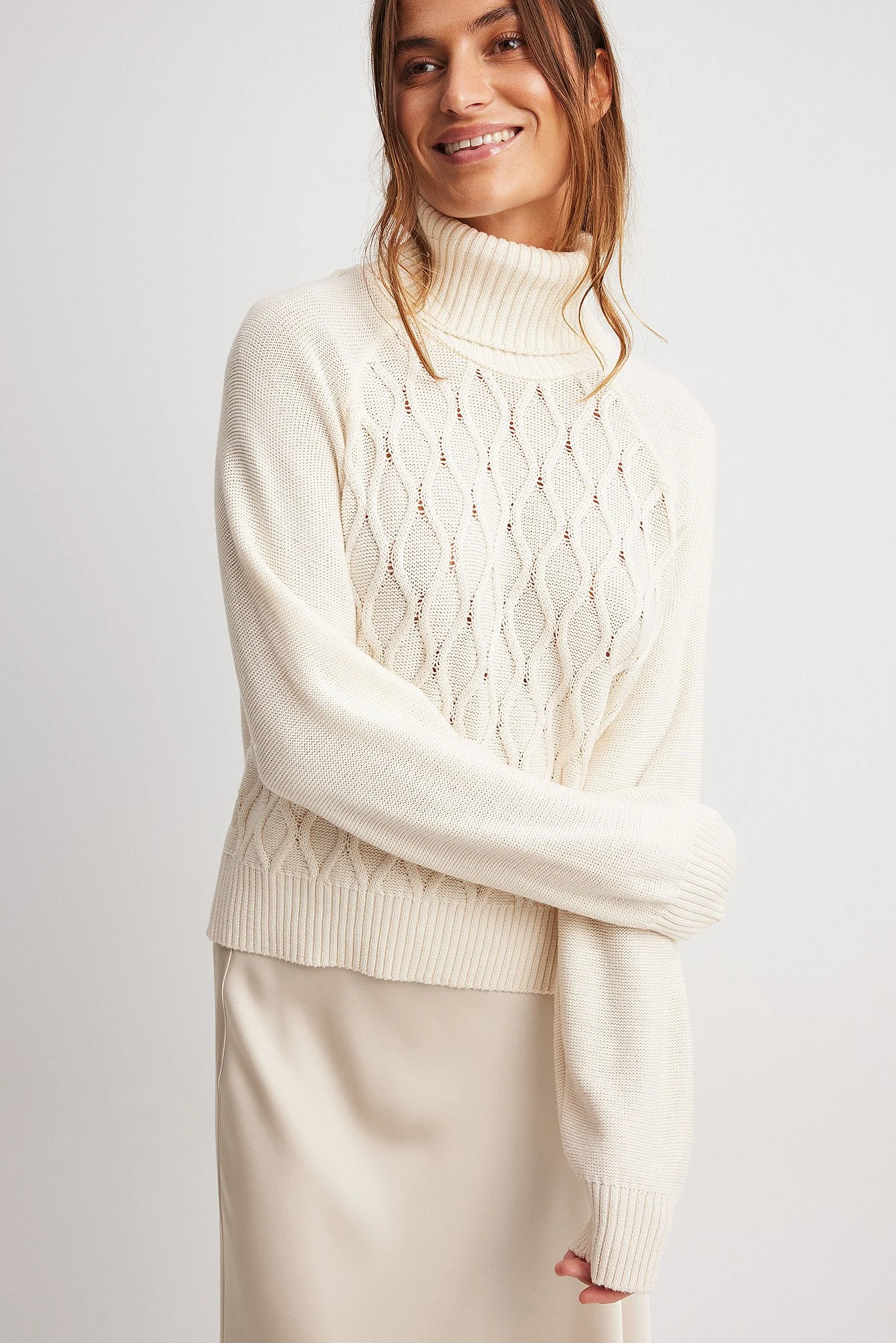 Strickpullover mit Rollkragen und Zopfmuster