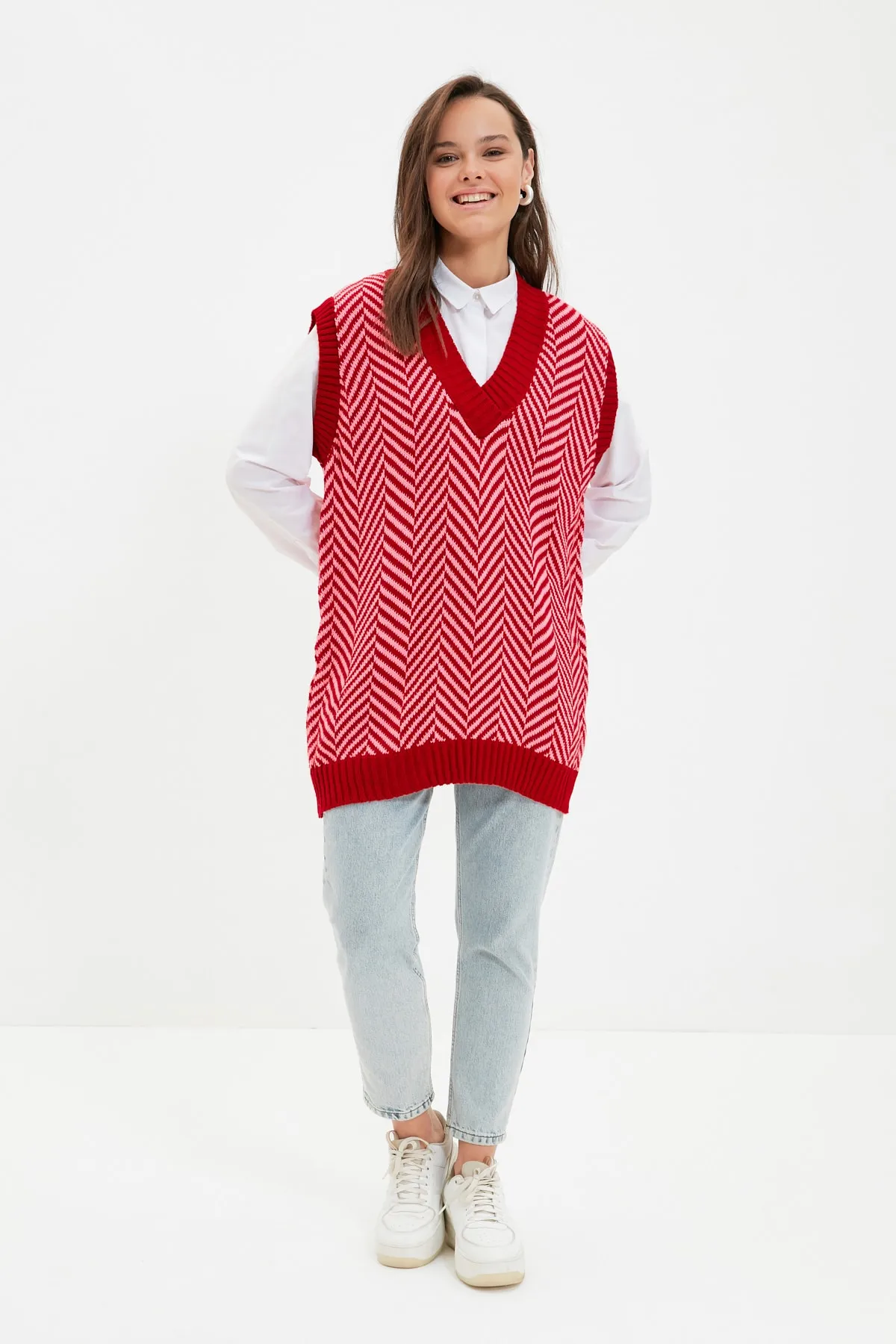 Trendyol Modest  Rot gestreifter Strickpullover mit V-Ausschnitt TCTAW22UV0021