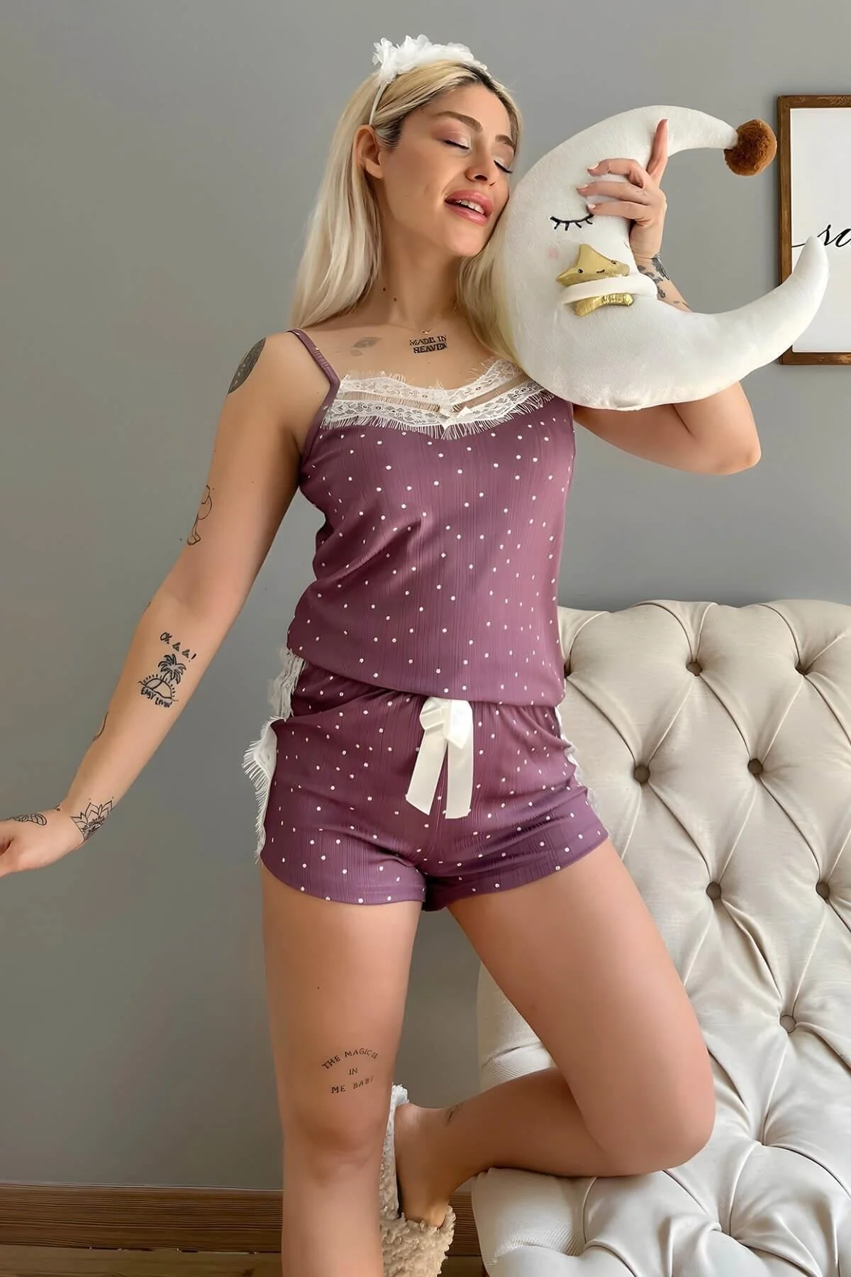Pijamaevi  Lila gepunktetes Gänseblümchen-Spitzen-Strick-Pyjama-Set mit Seil-Träger-Shorts