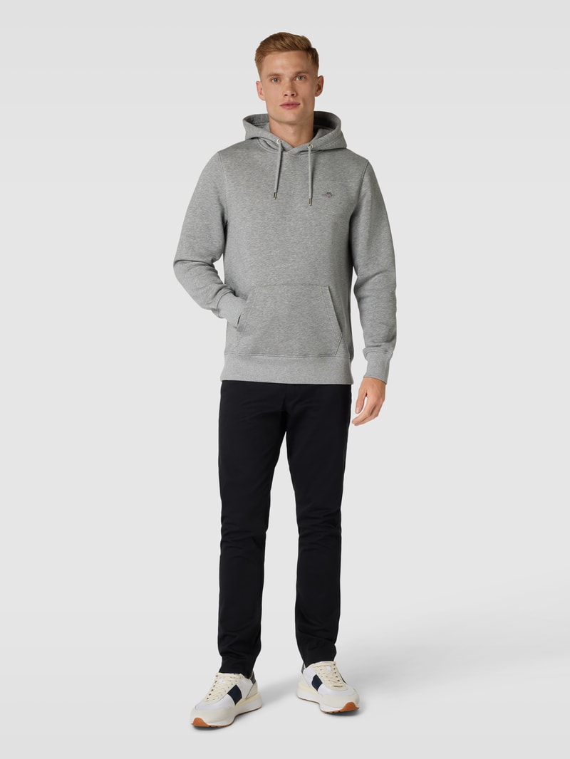 Hoodie mit Label-Stitching Modell 'SHIELD' in mittelgrau meliert
