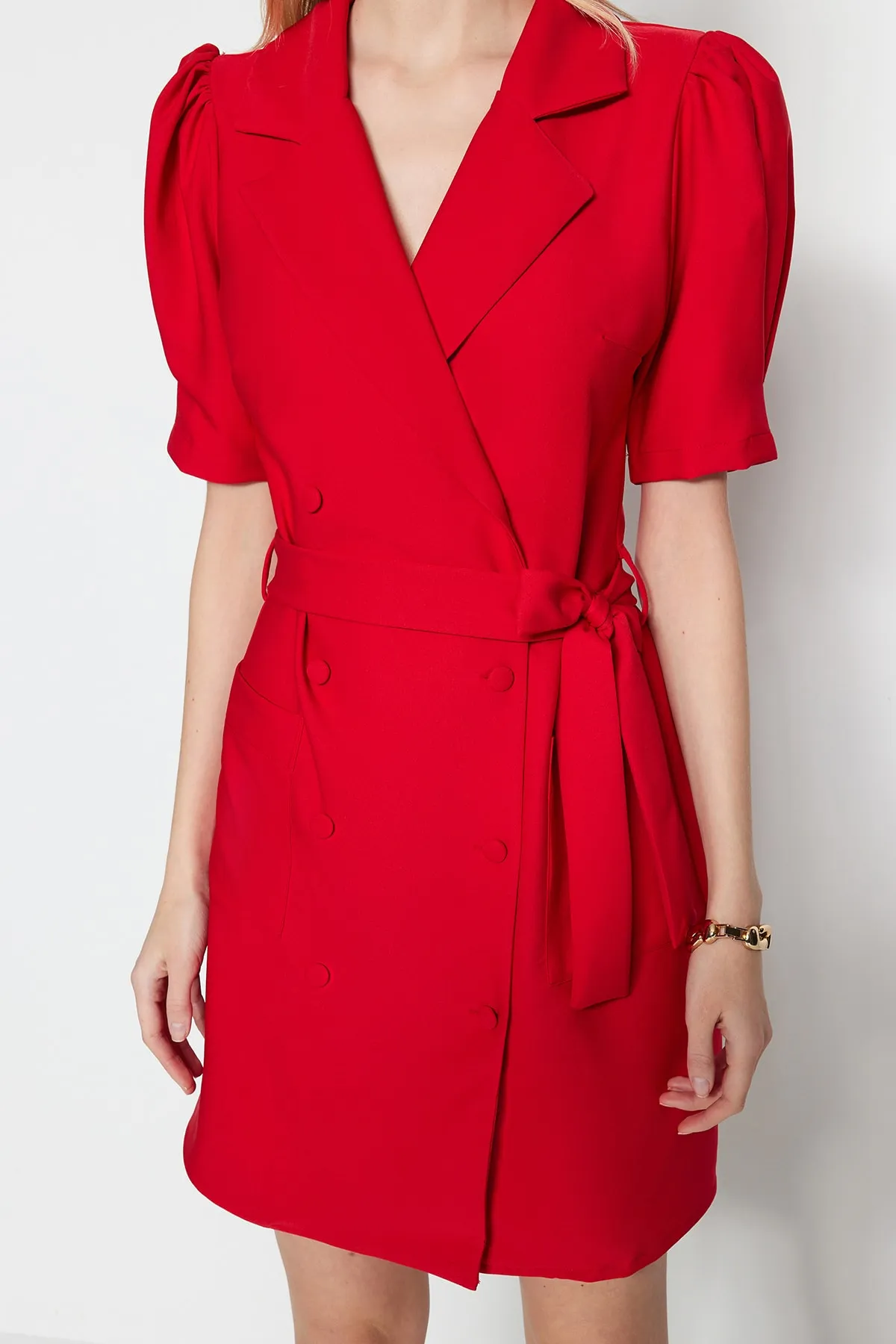 Trendyol Collection  Rotes zweireihiges Mini-Webkleid mit Schnürdetail TWOSS20EL0236