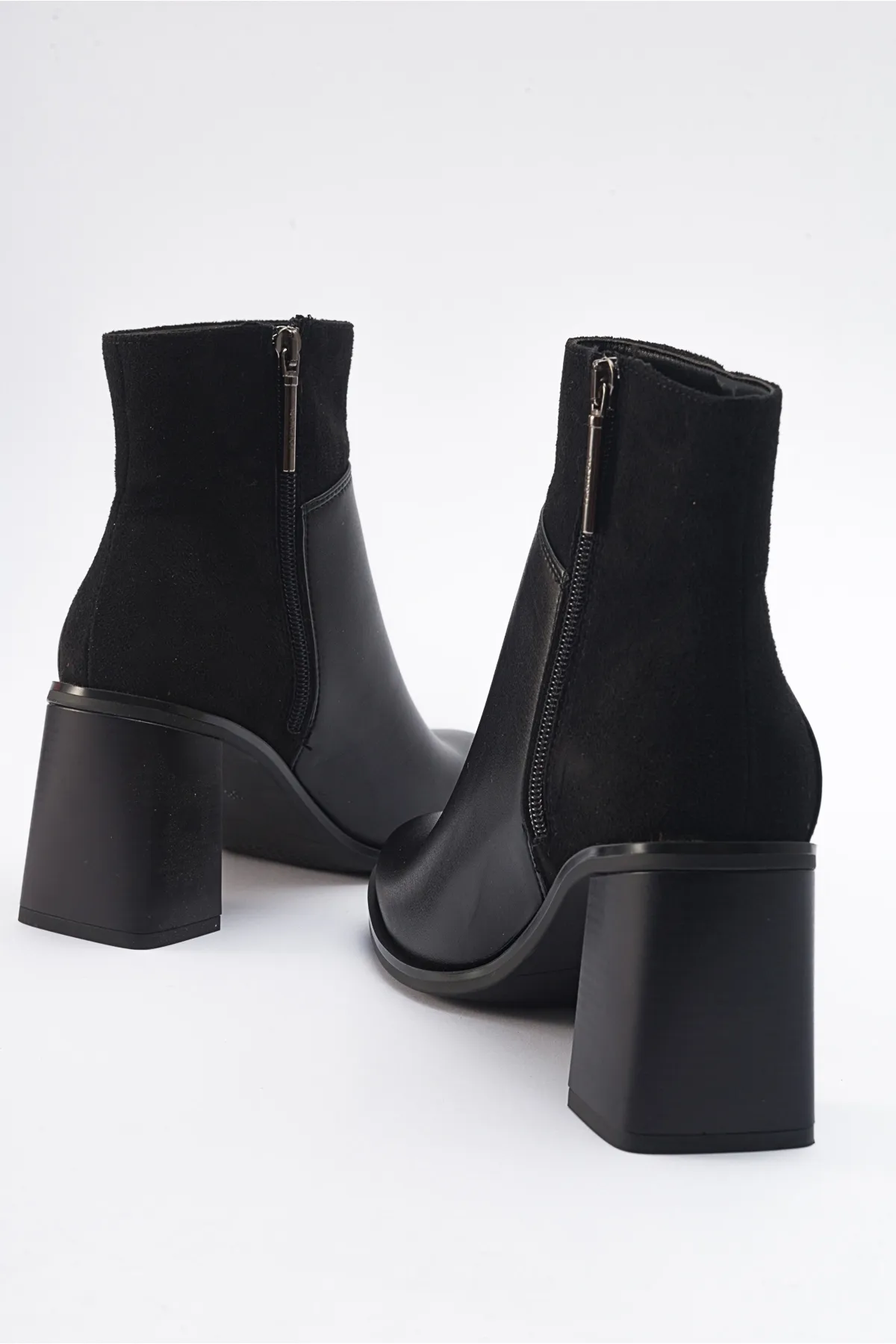 LuviShoes  ROPA Schwarze Damen-Stiefel mit Absatz