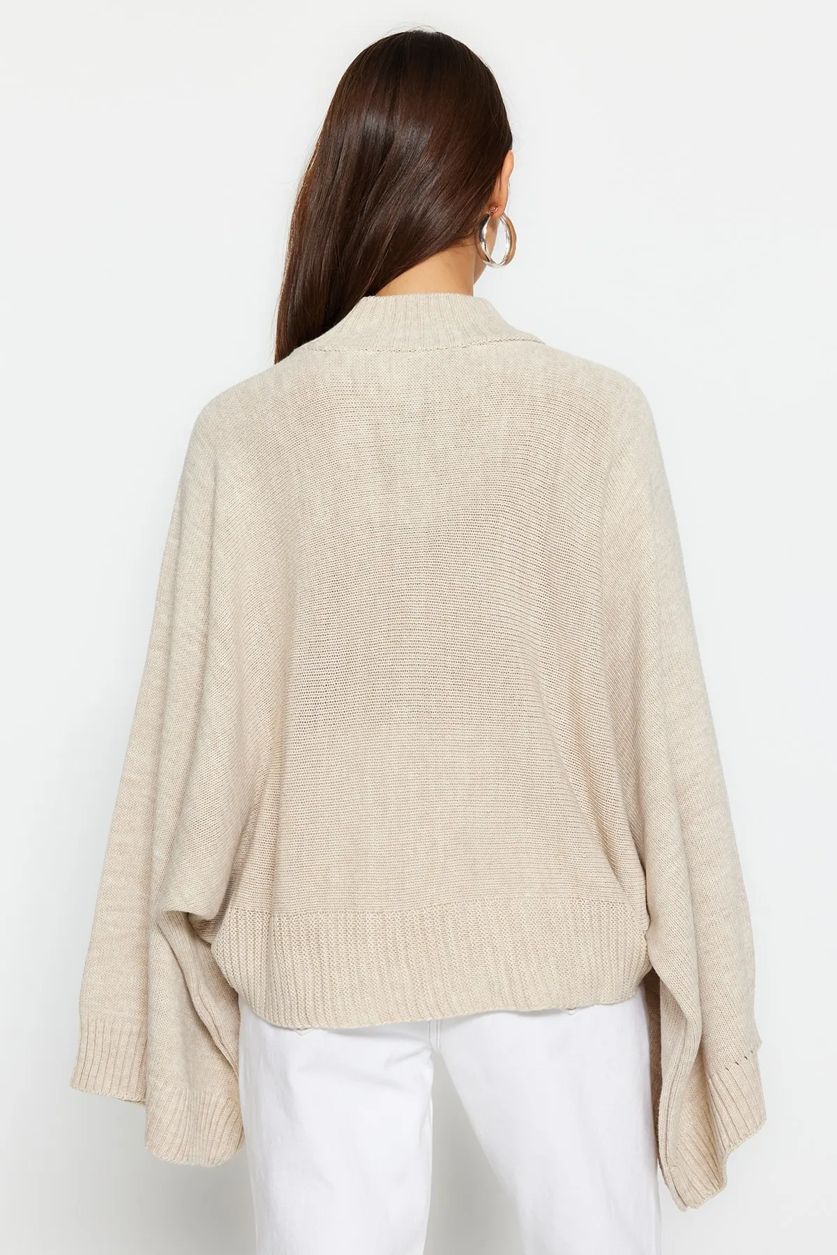 Trendyol Collection  Steinfarbener Strickpullover mit Fledermausärmeln TWOAW23KZ01838