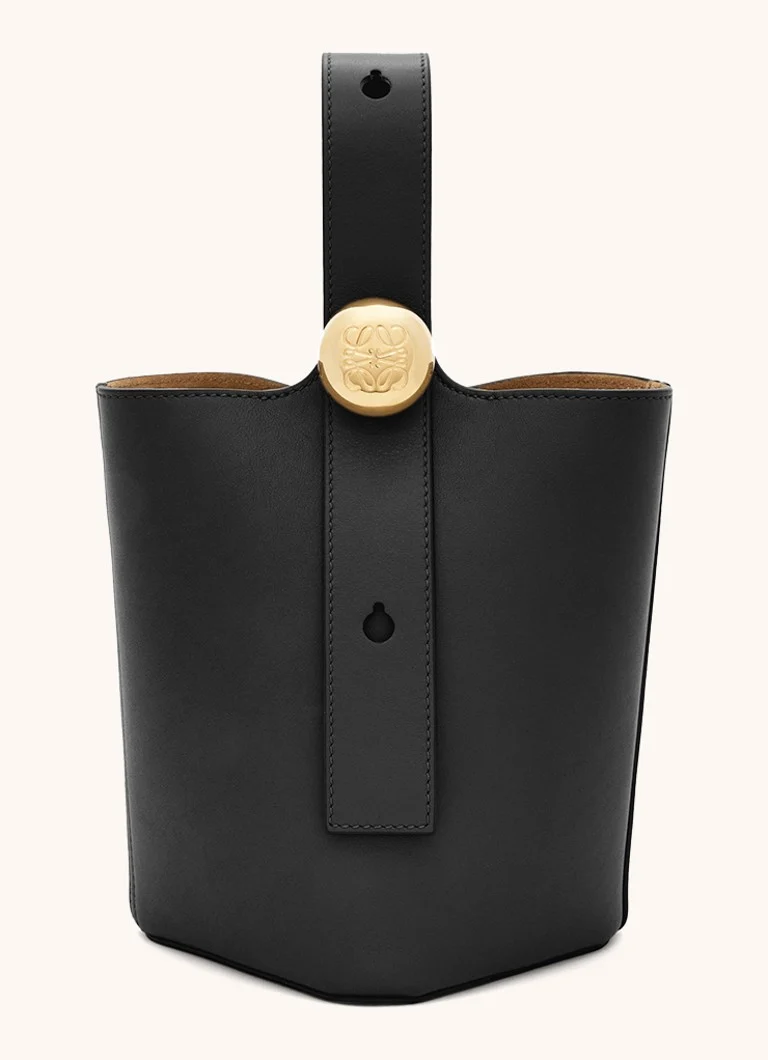 LOEWE Pebble Bucket Mini crossbody bag made of calfskin