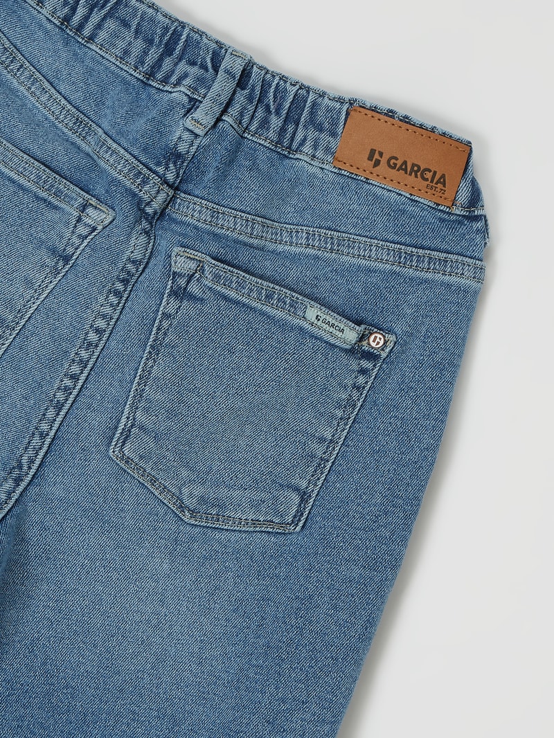 Mom Fit Jeans mit Stretch-Anteil Modell 'Evelin' in jeans