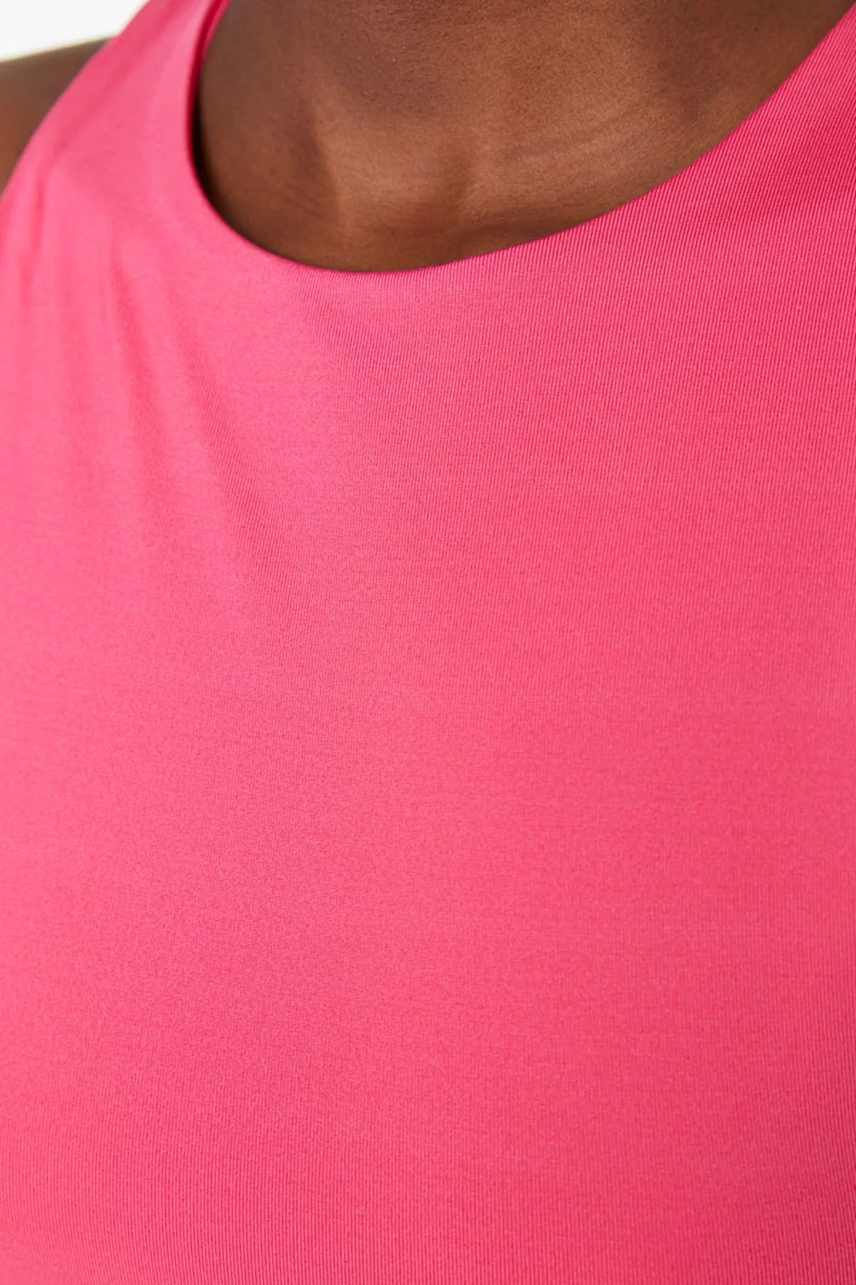 Trendyol Collection  Rosa Neckholder-Body aus Strick mit flexiblem Druckknopfverschluss TWOSS20BD0044