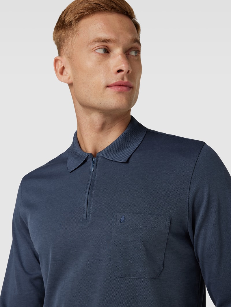 Poloshirt mit kurzer Reißverschlussleiste in jeans