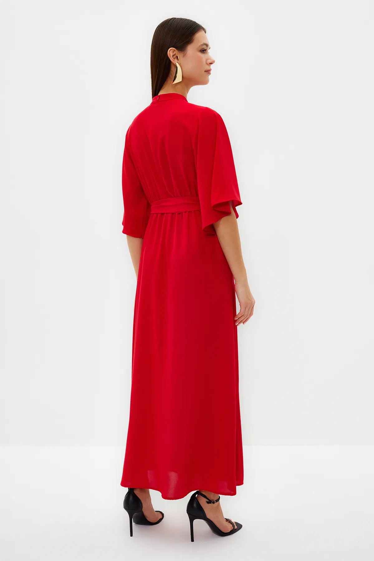 Trendyol Modest  Korallenfarbenes, halbärmliges Webkleid mit Gürtel TCTSS24DB00009