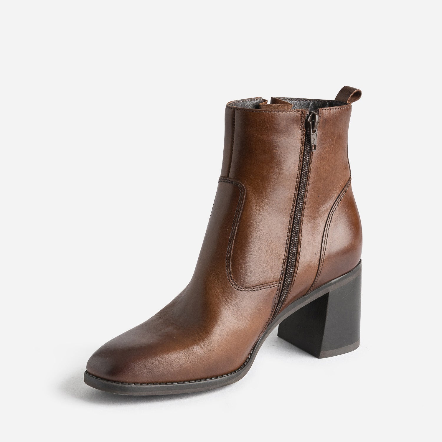 Boots cognac éco-conçu en cuir détails surpiqûres
