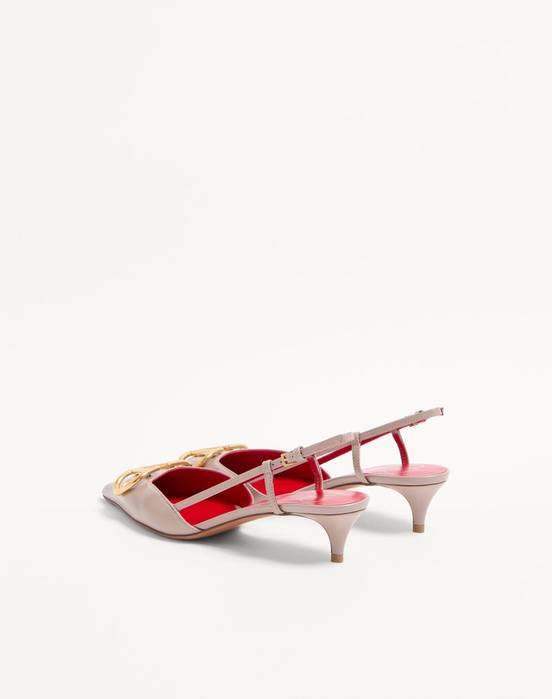 Óculos de sol VLogo Signature Slingback Décolleté em couro de bezerro, 40 mm