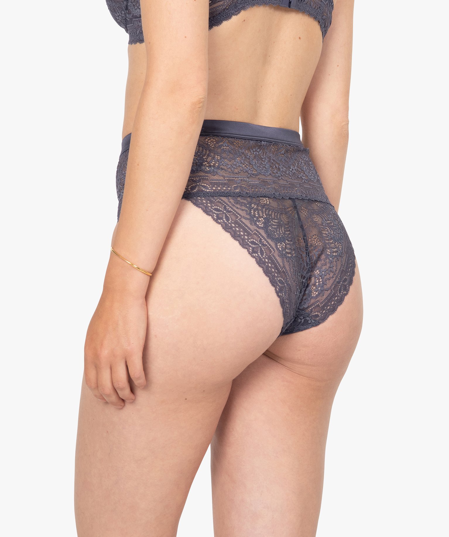 Tanga femme taille haute en dentelle et ceinture satinée | GEMO