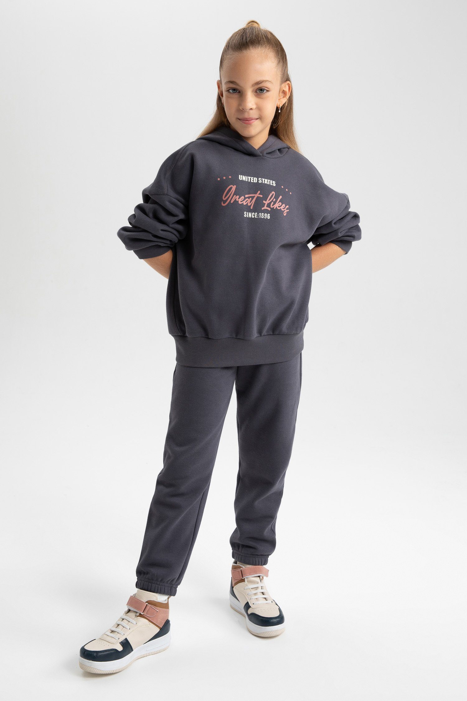 DeFacto Jogginganzug Mädchen Jogginganzug OVERSIZE FIT (2 tlg) (Packung, 2-tlg)