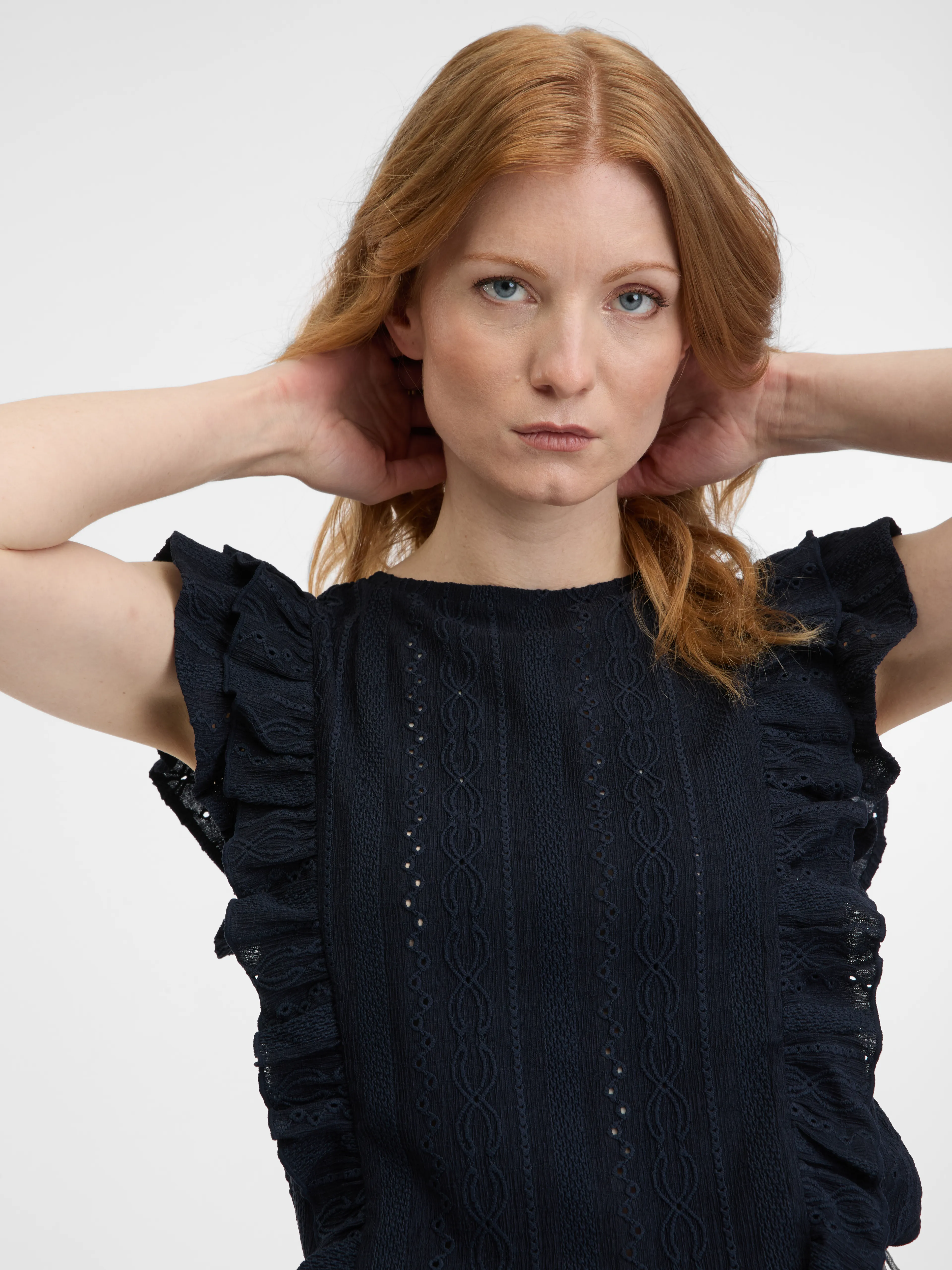 Dunkelblaues Damen-T-Shirt mit Rüsche ORSAY
