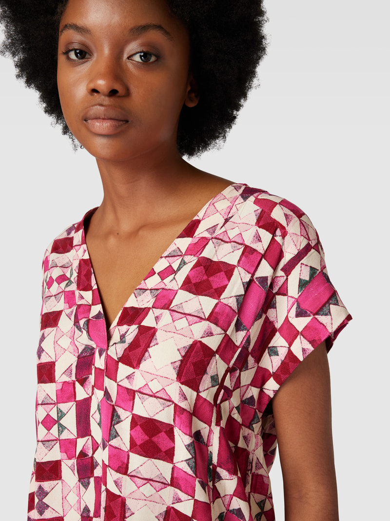 Blusenshirt aus Viskose mit Allover-Muster in fuchsia