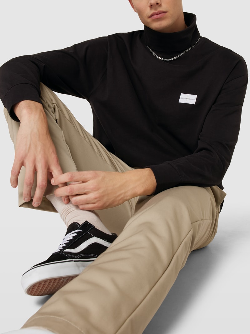 Longsleeve mit Label-Patch Modell 'SHRUNKEN' in black