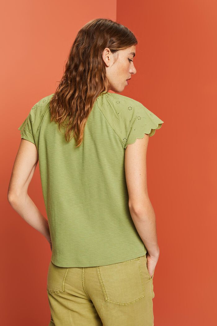 T-Shirt mit Lochstickerei am Ärmel