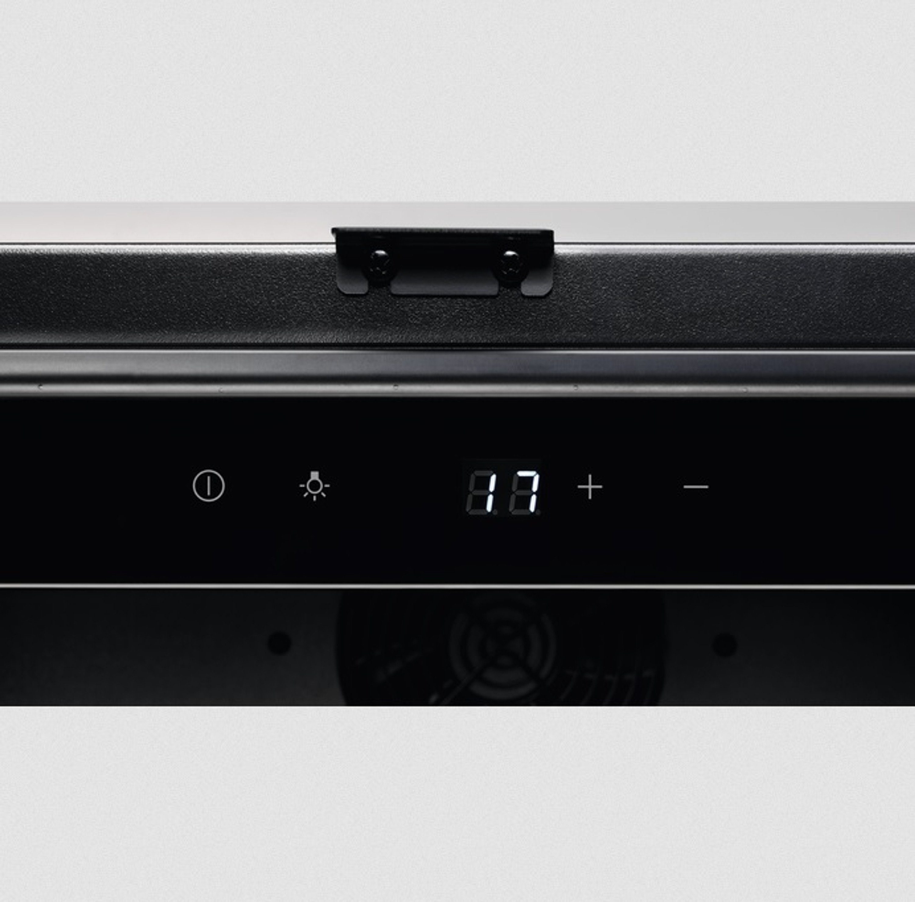 AEG Einbauweinkühlschrank AWUS052B5B, für 52 Standardflaschen á 0,75l,Single-Zone Pro,Ausziehbare Holzablagen,Obere LED-Beleuchtung
